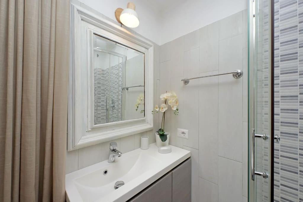 Lucky Domus Tuscolano Apartamento Roma